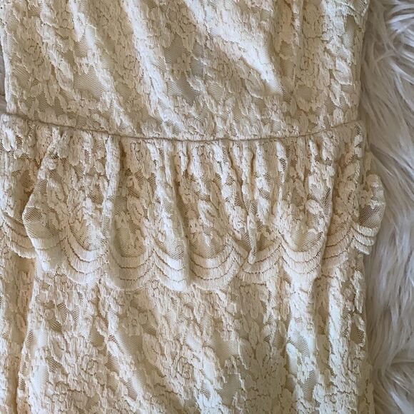 Urban Outfitters | UO Pins and Needles Cream Lace Peplum Mini Dress NWT | S - Picture 6 of 9